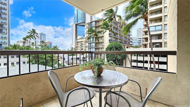 2215 Aloha Drive DH405, Honolulu, HI 96815