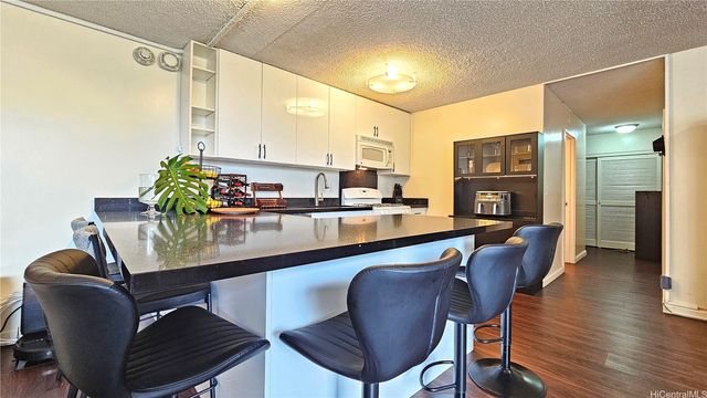 2215 Aloha Drive DH405, Honolulu, HI 96815