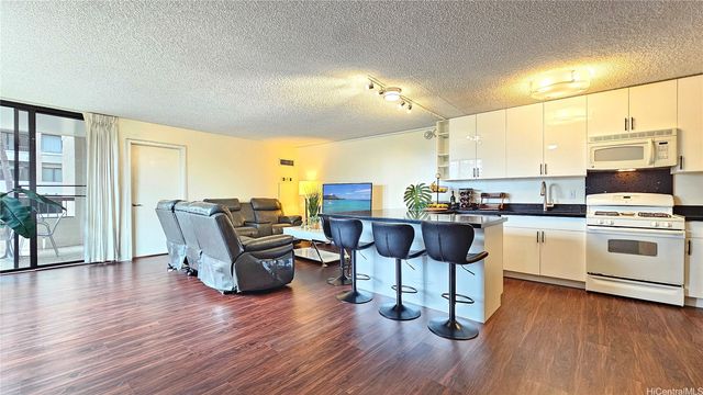 2215 Aloha Drive DH405, Honolulu, HI 96815