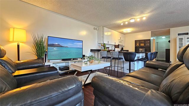 2215 Aloha Drive DH405, Honolulu, HI 96815