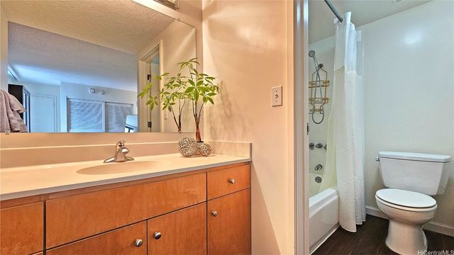 2215 Aloha Drive DH405, Honolulu, HI 96815