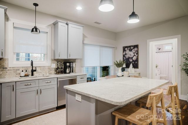 140 Gosling Drive, Hendersonville, NC 28792