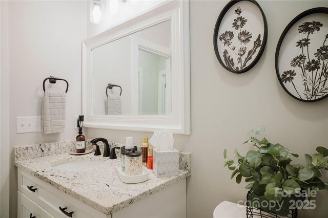 140 Gosling Drive, Hendersonville, NC 28792