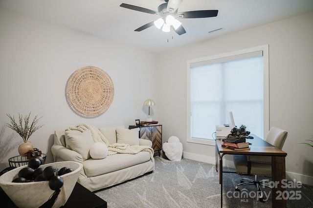 140 Gosling Drive, Hendersonville, NC 28792