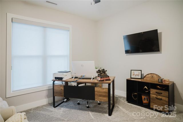 140 Gosling Drive, Hendersonville, NC 28792