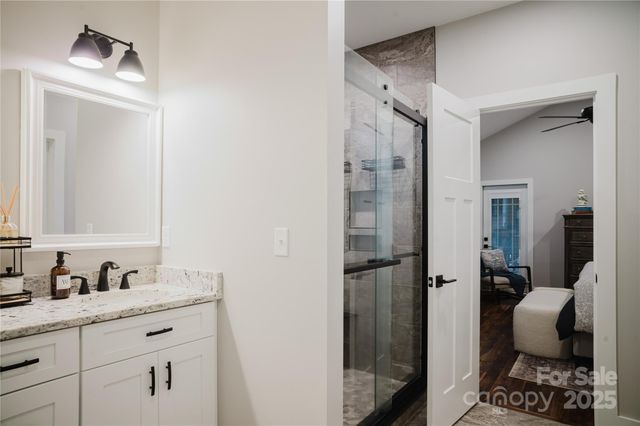 140 Gosling Drive, Hendersonville, NC 28792