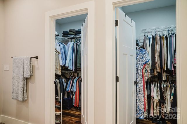 140 Gosling Drive, Hendersonville, NC 28792