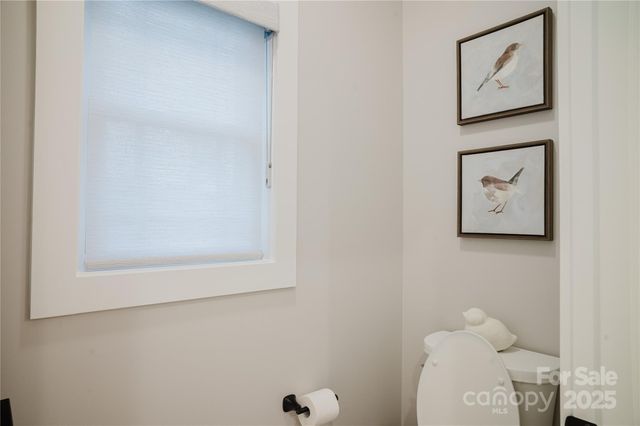 140 Gosling Drive, Hendersonville, NC 28792