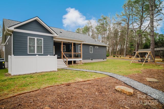 140 Gosling Drive, Hendersonville, NC 28792