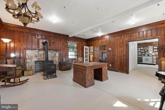 22540 BLUE RIDGE MOUNTAIN RD, Paris, VA 20130