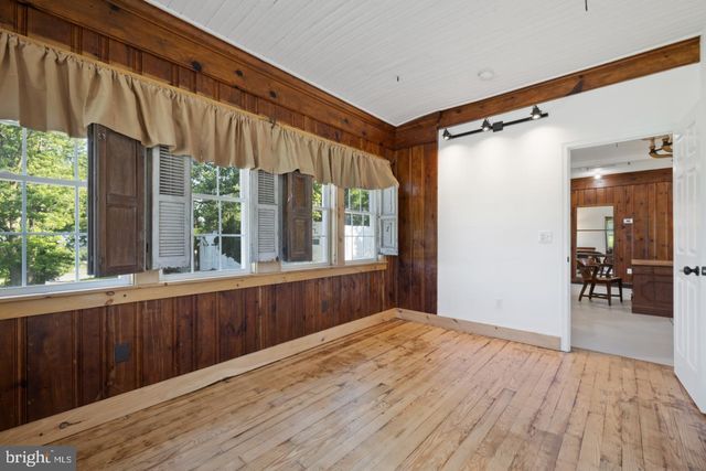 22540 BLUE RIDGE MOUNTAIN RD, Paris, VA 20130