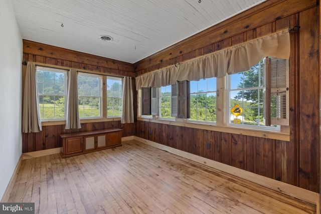 22540 BLUE RIDGE MOUNTAIN RD, Paris, VA 20130