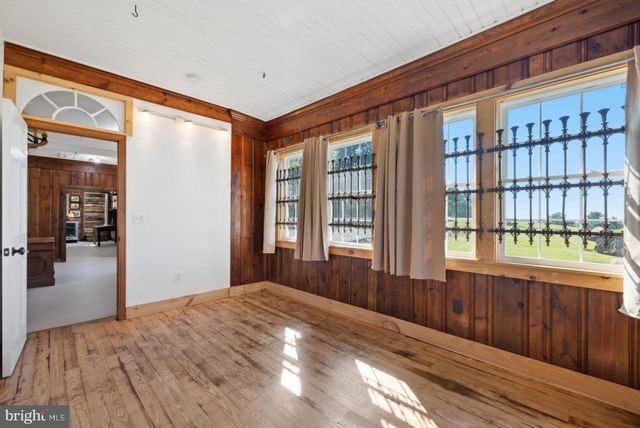 22540 BLUE RIDGE MOUNTAIN RD, Paris, VA 20130