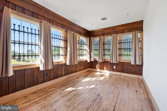 22540 BLUE RIDGE MOUNTAIN RD, Paris, VA 20130