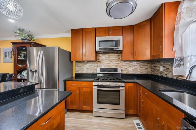 529 Powell Street, Brooklyn, NY 11212