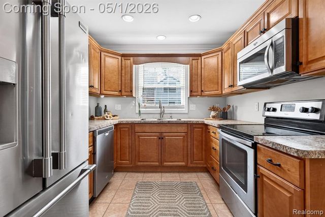 20479 Old Homestead Drive, Harper Woods, MI 48225