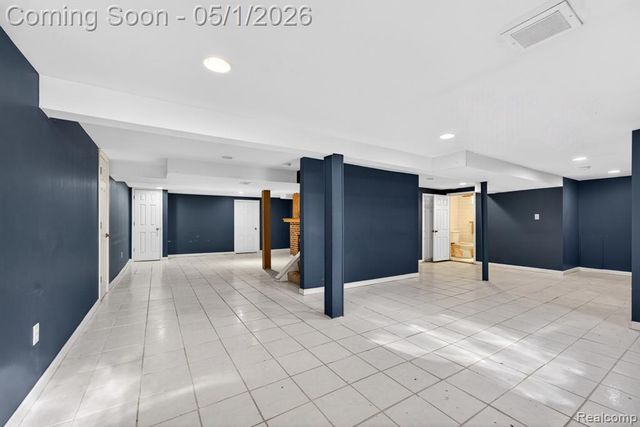 20479 Old Homestead Drive, Harper Woods, MI 48225