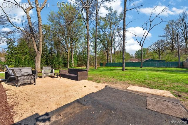 20479 Old Homestead Drive, Harper Woods, MI 48225