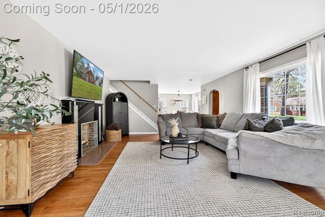20479 Old Homestead Drive, Harper Woods, MI 48225