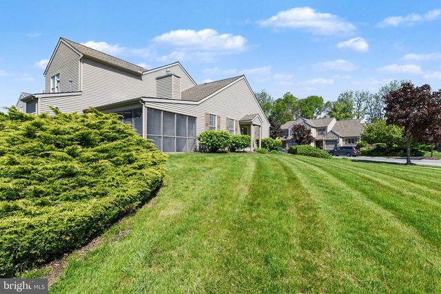 1928 LIMESTONE DR, Hummelstown, PA 17036