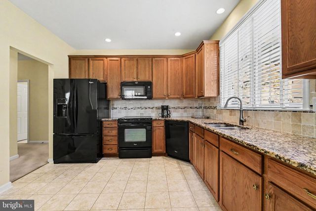 1928 LIMESTONE DR, Hummelstown, PA 17036