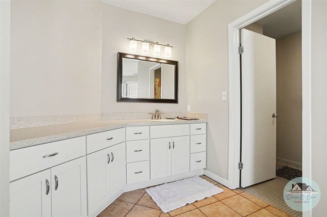 297 W Clay Avenue 411, Muskegon, MI 49440