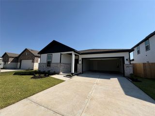 9509 Shady Trail Dr, Conroe, TX 77303