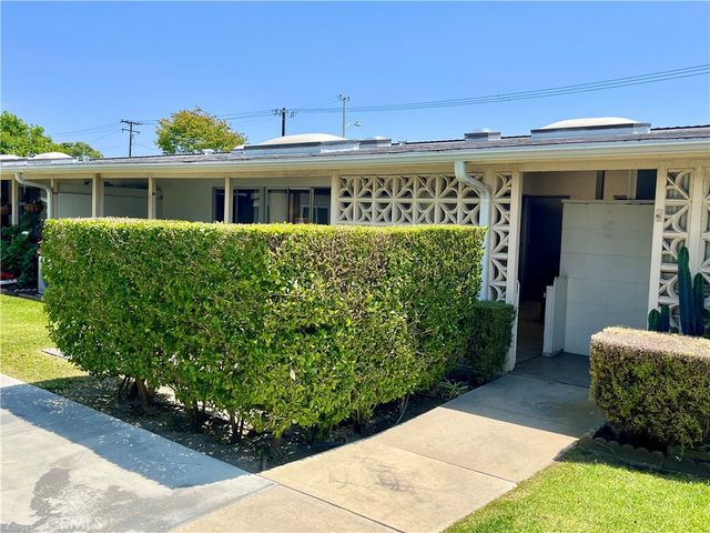 1571 Golden Rain Rd., M5-118I, Seal Beach, CA 90740