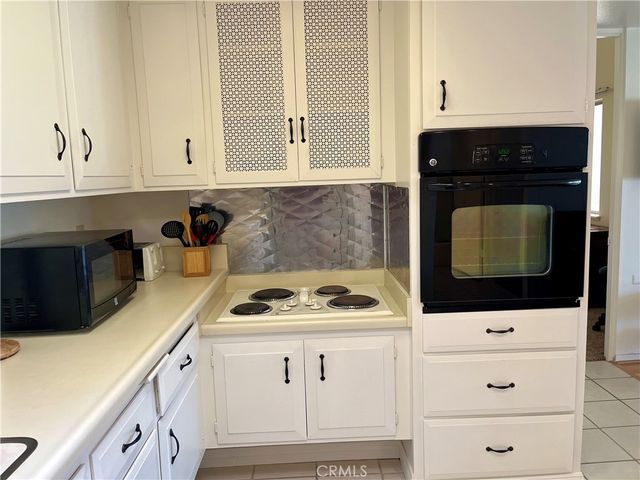 1571 Golden Rain Rd., M5-118I, Seal Beach, CA 90740