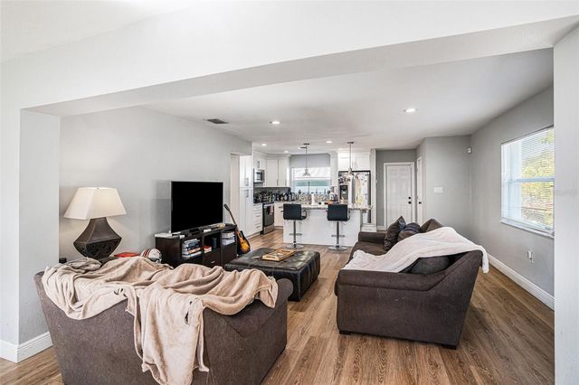 6504 N 21ST STREET, Tampa, FL 33610