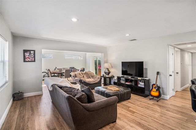 6504 N 21ST STREET, Tampa, FL 33610