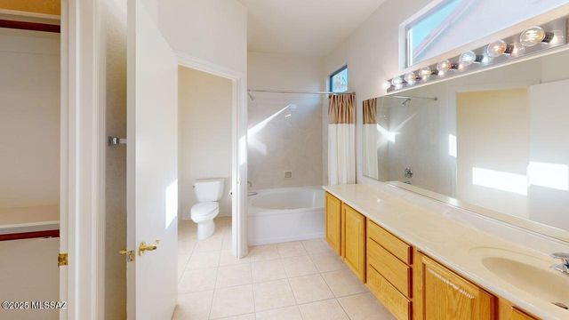 9413 N Desert Mist Lane, Tucson, AZ 85743