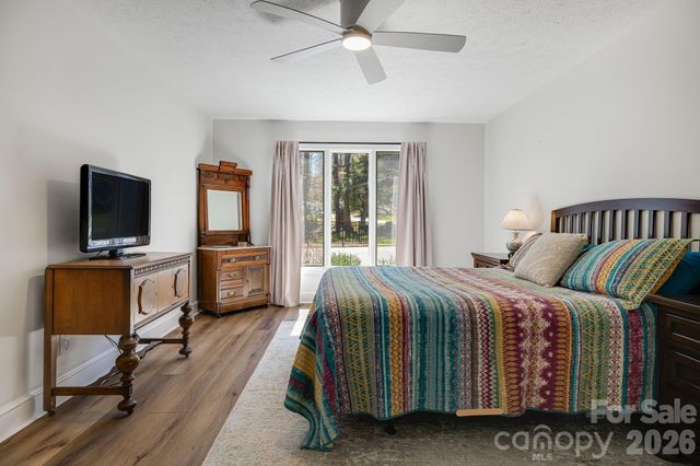 254 Orchard Circle, Laurel Park, NC 28739