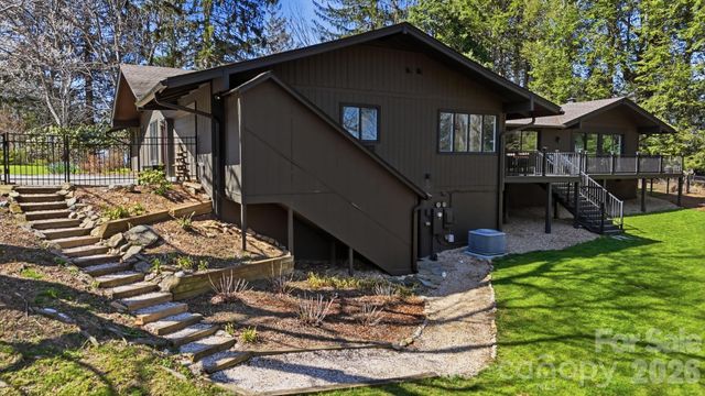 254 Orchard Circle, Laurel Park, NC 28739