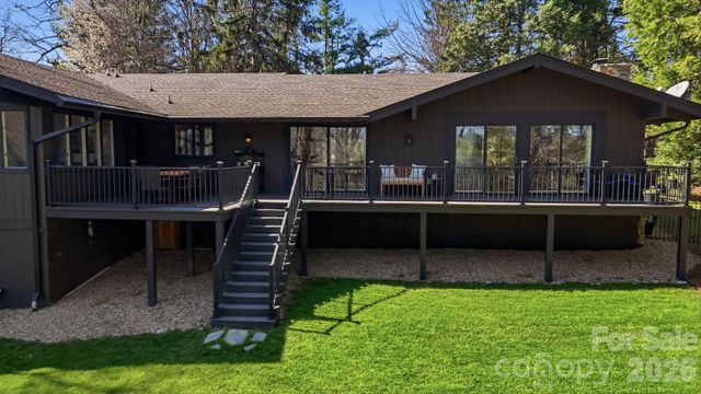 254 Orchard Circle, Laurel Park, NC 28739