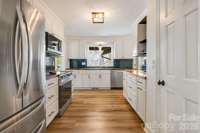 254 Orchard Circle, Laurel Park, NC 28739