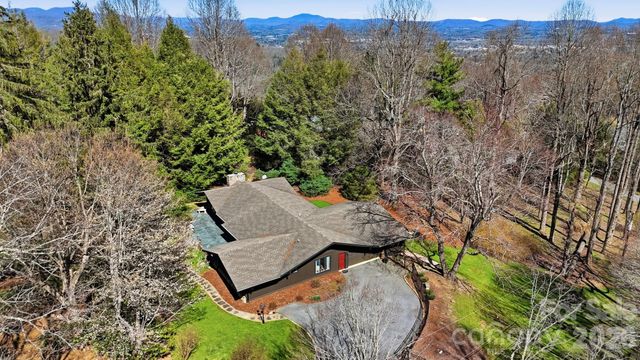 254 Orchard Circle, Laurel Park, NC 28739