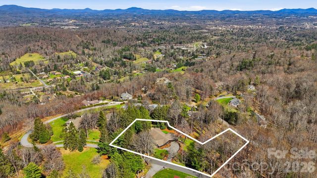 254 Orchard Circle, Laurel Park, NC 28739