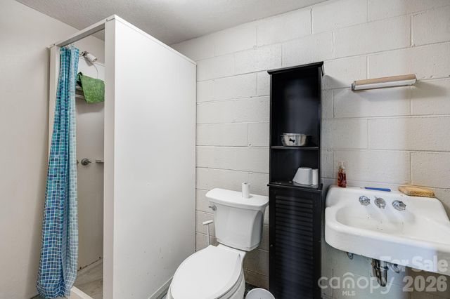 254 Orchard Circle, Laurel Park, NC 28739