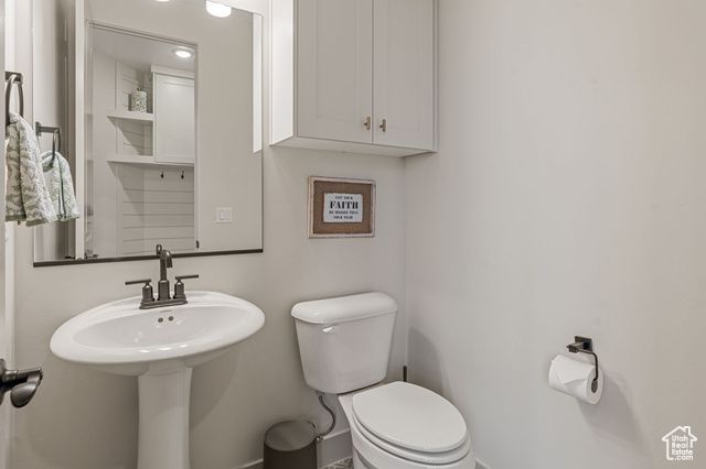 702 W JUNIPER DR, St. George, UT 84790