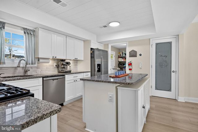 143 GREENBROOK DR, Marlton, NJ 08053