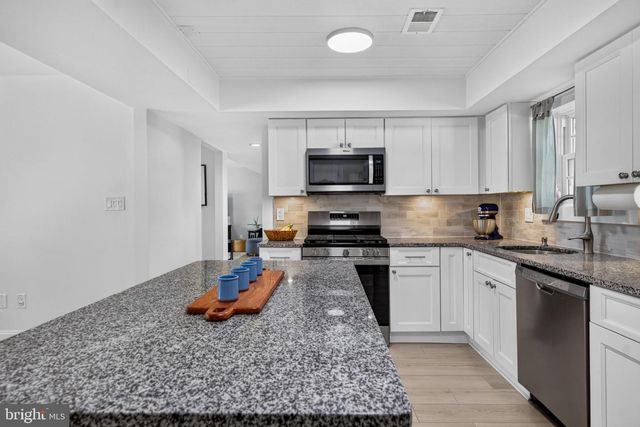 143 GREENBROOK DR, Marlton, NJ 08053