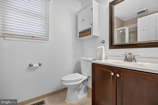 143 GREENBROOK DR, Marlton, NJ 08053