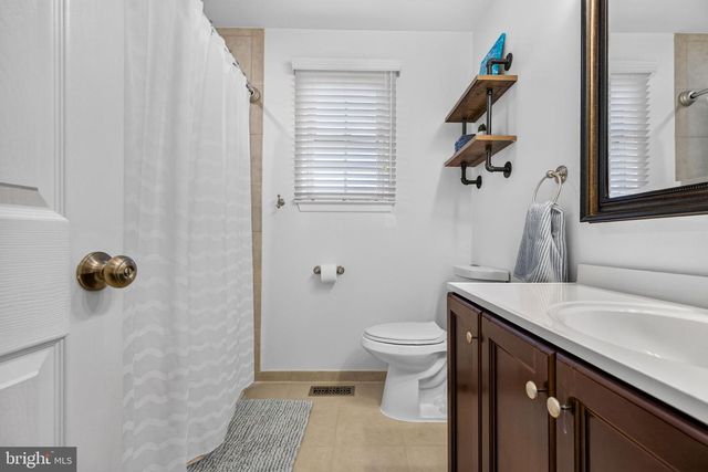 143 GREENBROOK DR, Marlton, NJ 08053
