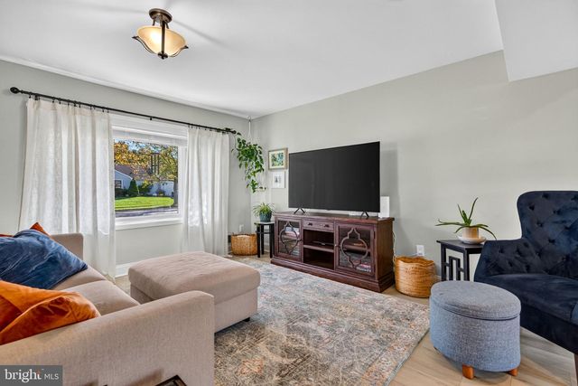 143 GREENBROOK DR, Marlton, NJ 08053