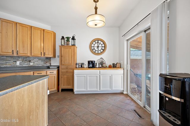 4 Big Bay Road, Queensbury, NY 12804