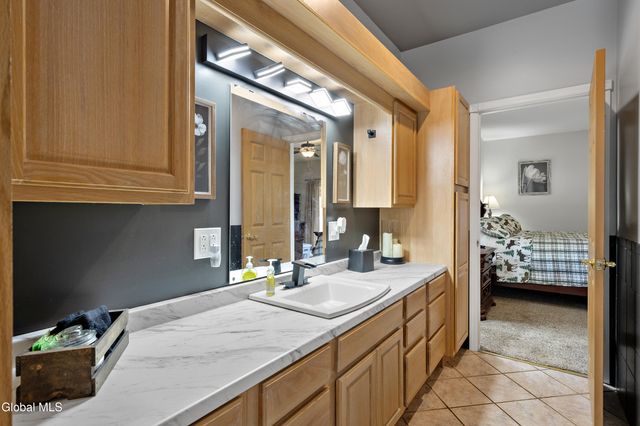 4 Big Bay Road, Queensbury, NY 12804