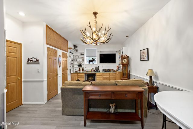 4 Big Bay Road, Queensbury, NY 12804