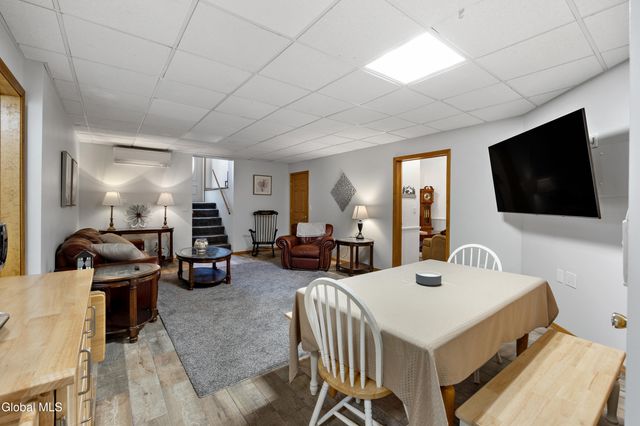 4 Big Bay Road, Queensbury, NY 12804