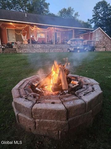 4 Big Bay Road, Queensbury, NY 12804